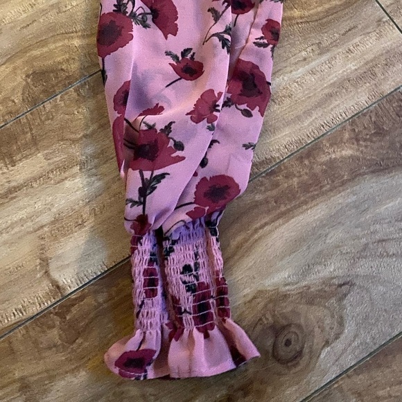 Dynamite Women’s Pink Floral Pink Sheer Long Sleeve Blouse Size Medium - Picture 3 of 9